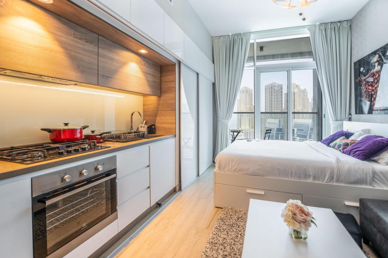 Fam Living - Marina Marvel - Studio Apartment With Breathtaking Views In Studio One Tower Ντουμπάι Εξωτερικό φωτογραφία