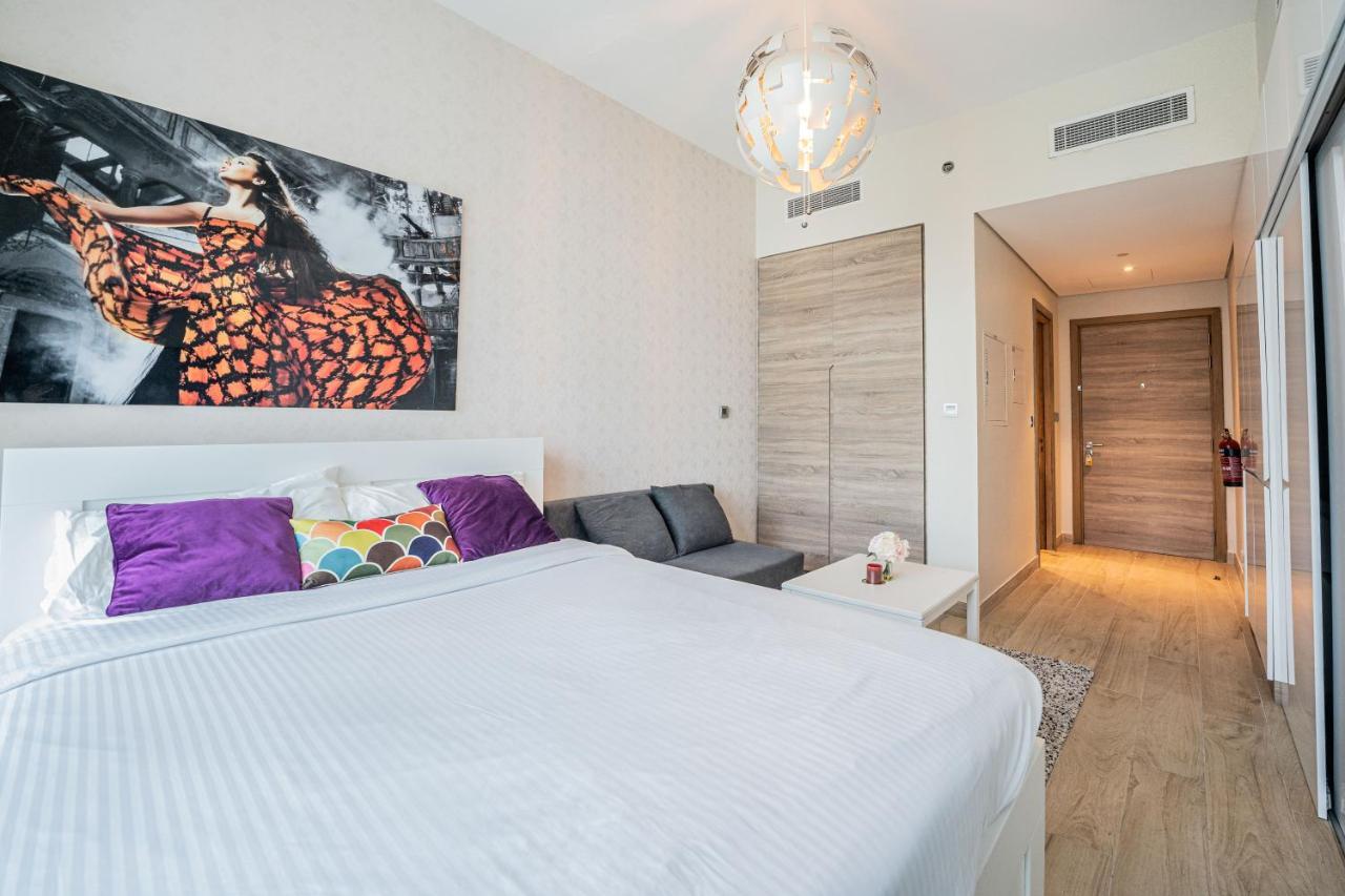 Fam Living - Marina Marvel - Studio Apartment With Breathtaking Views In Studio One Tower Ντουμπάι Εξωτερικό φωτογραφία