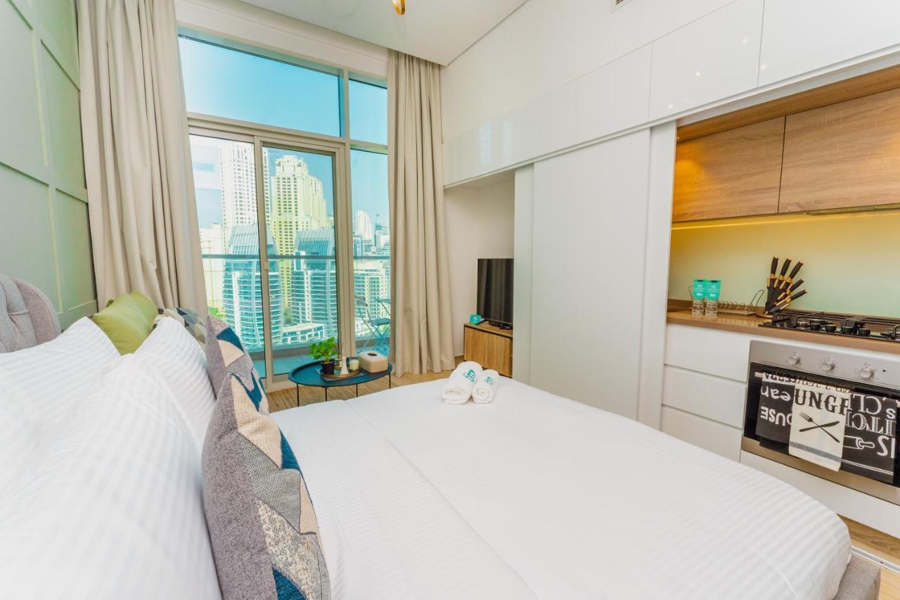 Fam Living - Marina Marvel - Studio Apartment With Breathtaking Views In Studio One Tower Ντουμπάι Εξωτερικό φωτογραφία