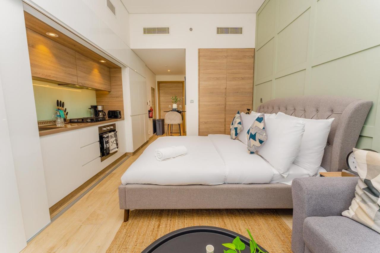 Fam Living - Marina Marvel - Studio Apartment With Breathtaking Views In Studio One Tower Ντουμπάι Εξωτερικό φωτογραφία
