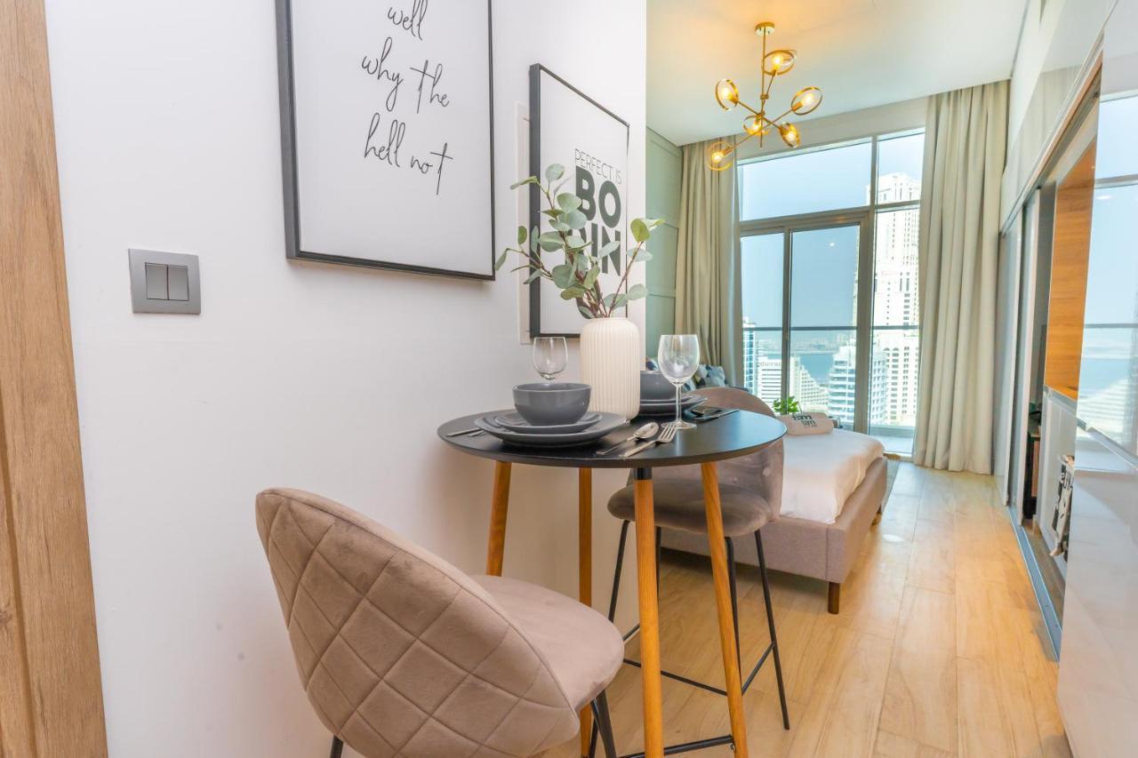 Fam Living - Marina Marvel - Studio Apartment With Breathtaking Views In Studio One Tower Ντουμπάι Εξωτερικό φωτογραφία