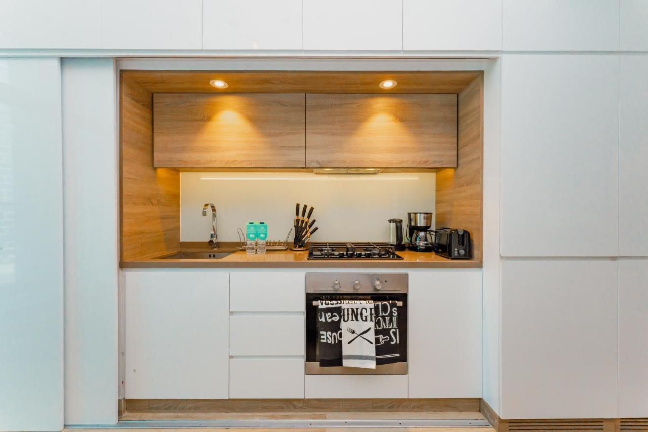 Fam Living - Marina Marvel - Studio Apartment With Breathtaking Views In Studio One Tower Ντουμπάι Εξωτερικό φωτογραφία