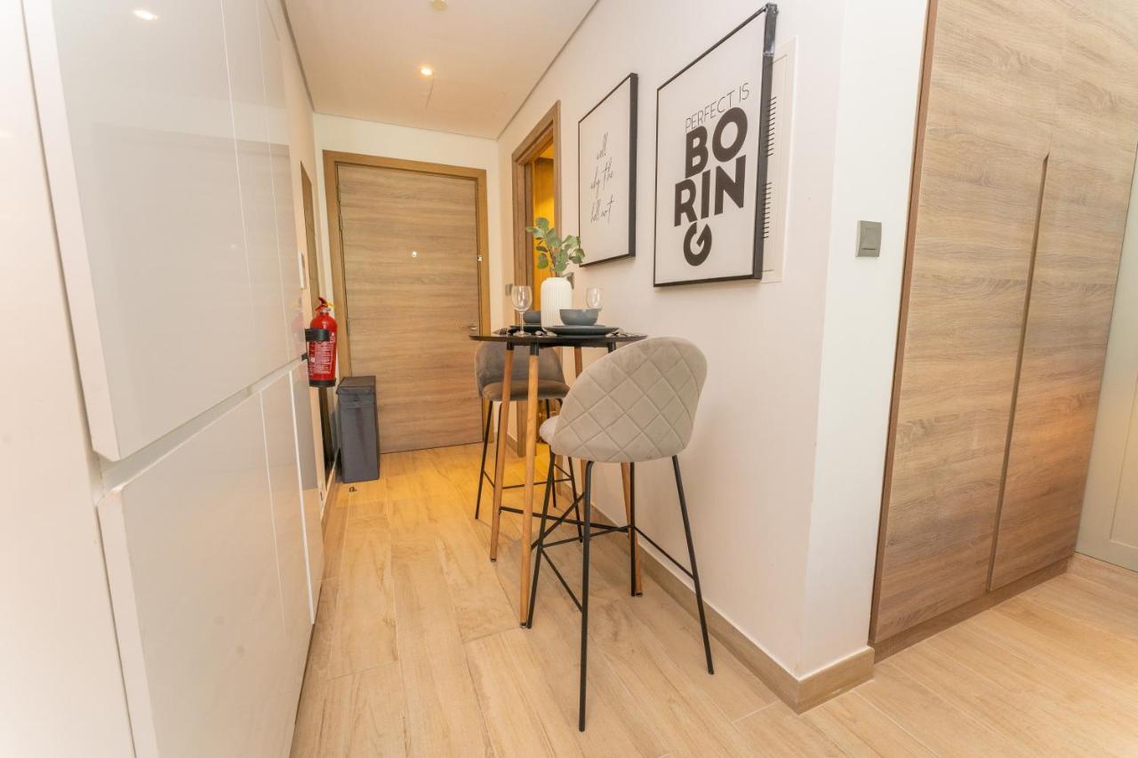 Fam Living - Marina Marvel - Studio Apartment With Breathtaking Views In Studio One Tower Ντουμπάι Εξωτερικό φωτογραφία